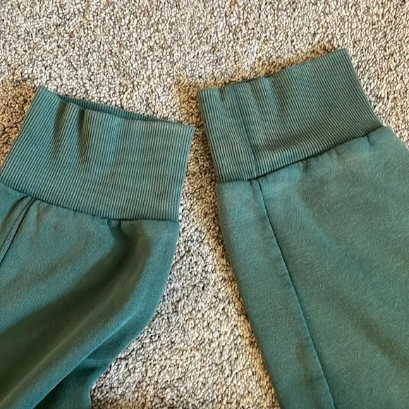 ⭐️3/$20 Champion sweat pants small - Picture 5 of 5